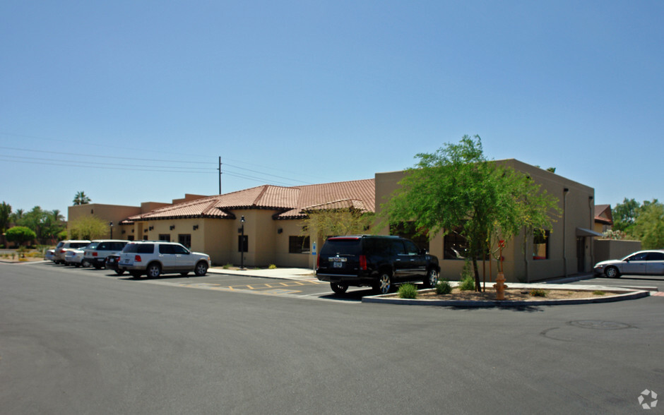 5410 N Scottsdale Rd, Paradise Valley, AZ for lease - Primary Photo - Image 2 of 6