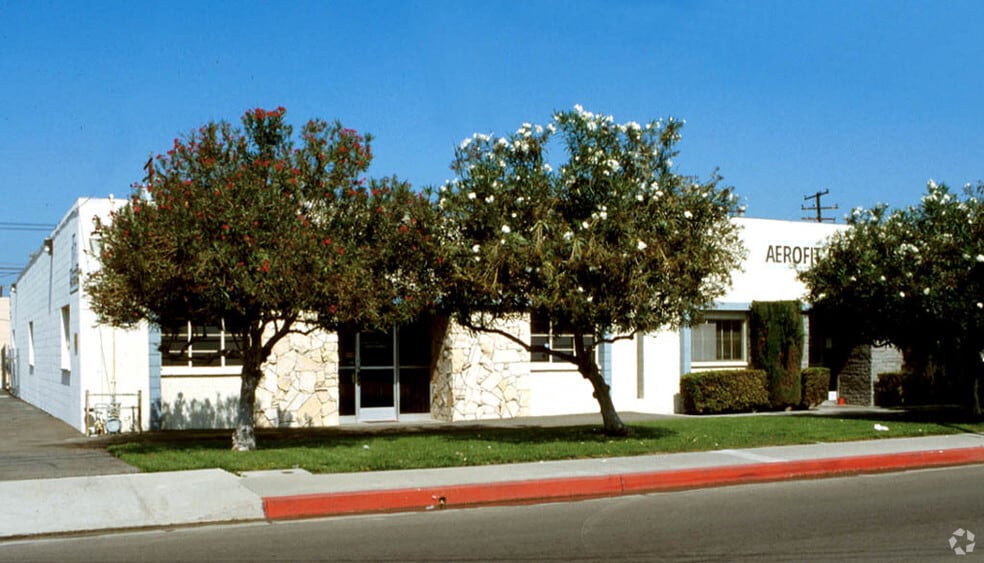 8531 Whitaker St, Buena Park, CA for lease - Building Photo - Image 2 of 10