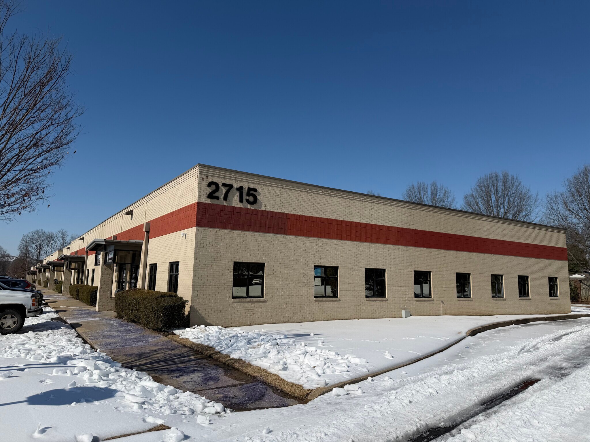 2715 Kirby Rd, Memphis, TN for lease Building Photo- Image 1 of 5