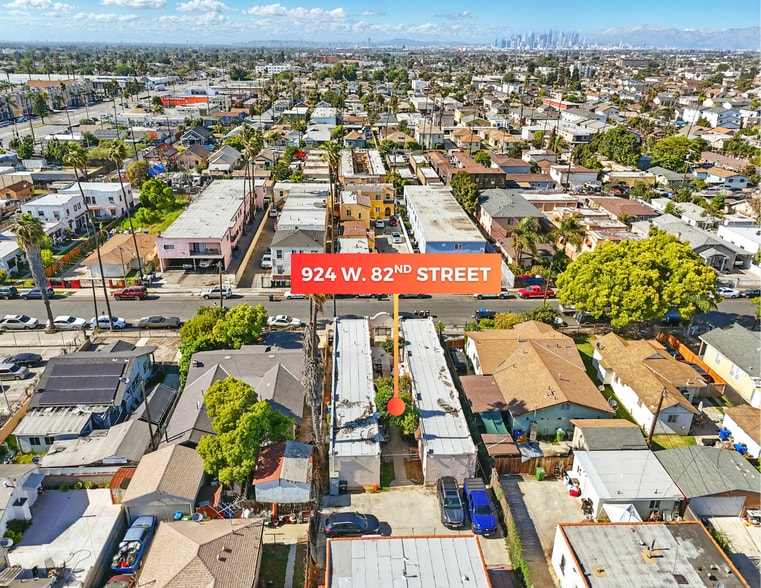 924 W 82nd St, Los Angeles, CA for sale - Building Photo - Image 2 of 14
