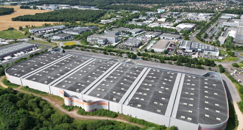 Industrial in Vert-Saint-Denis for lease - Primary Photo - Image 1 of 1