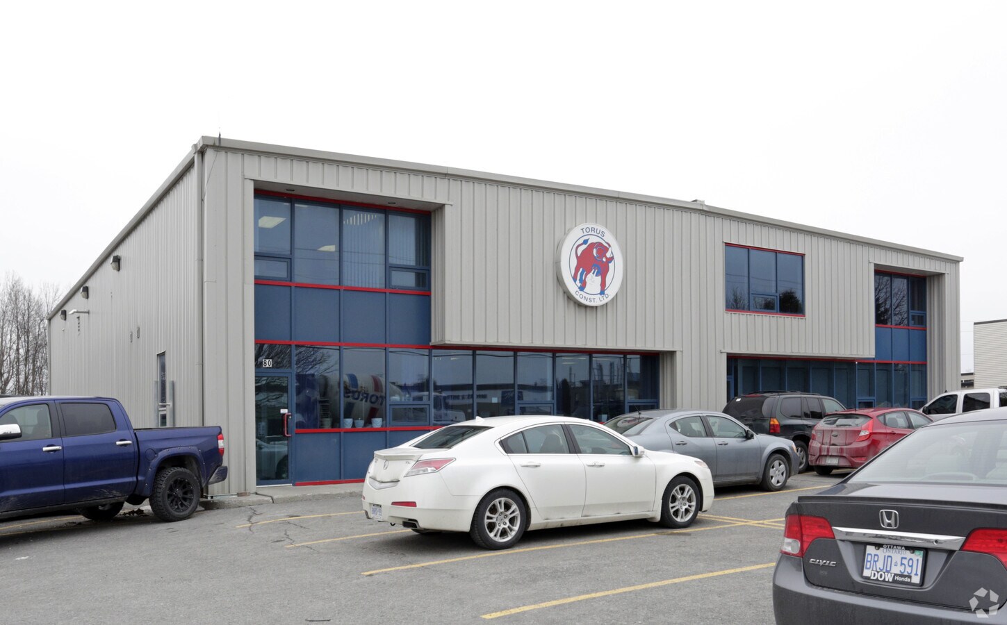 7880 Bentley Ave, Ottawa, ON K2E 6T7