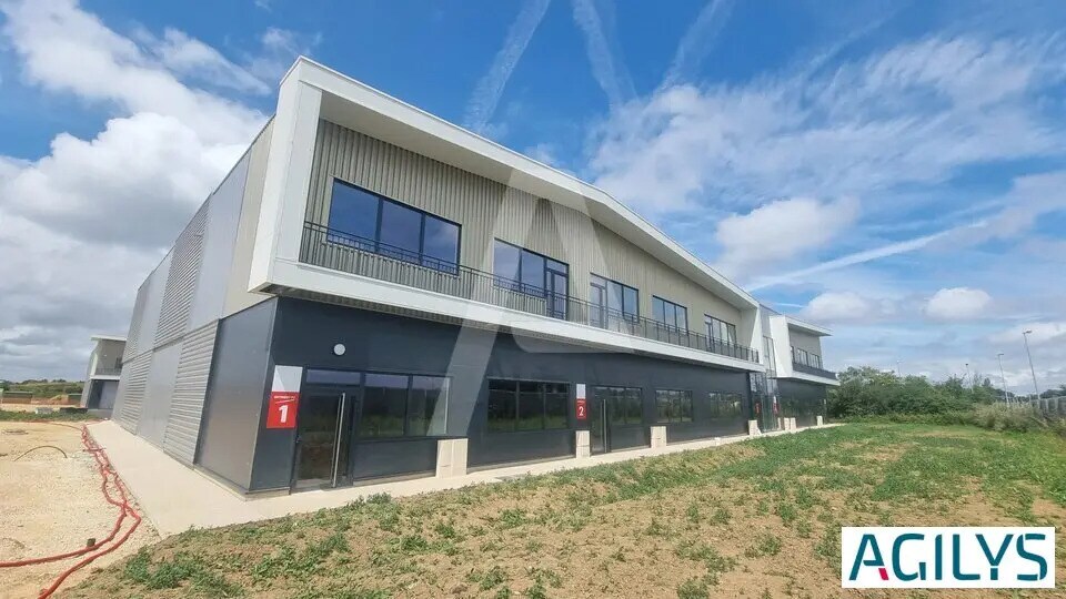 Flex in Villebon-sur-Yvette for sale - Building Photo - Image 3 of 9