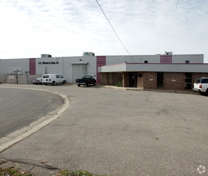 356 Crown St SW, Grand Rapids, MI for sale - Primary Photo - Image 1 of 1