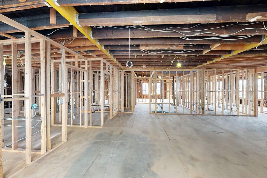 2146 Mott Ave, Far Rockaway, NY for lease - Matterport 3D Scan - Image 2 of 14