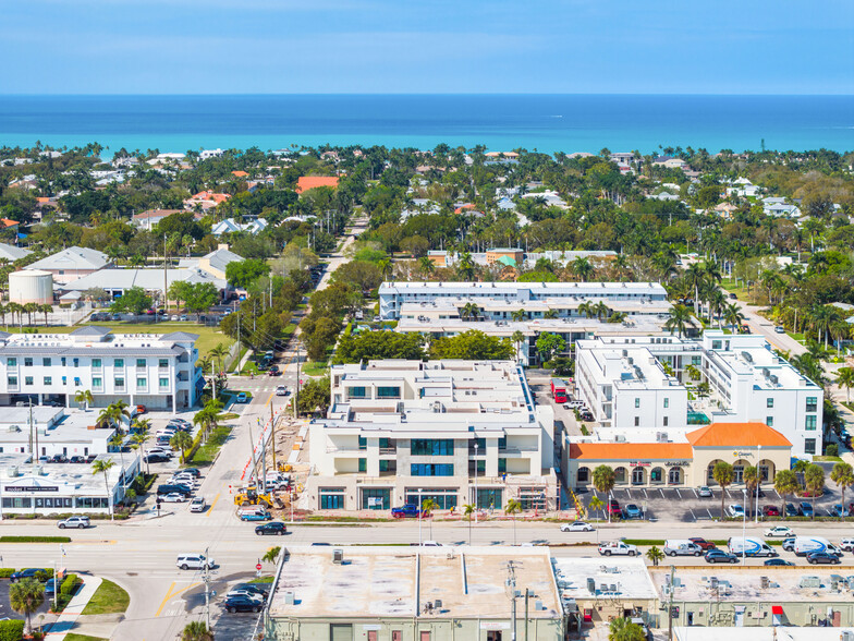 82 9th St S, Naples, FL for sale - Primary Photo - Image 2 of 27