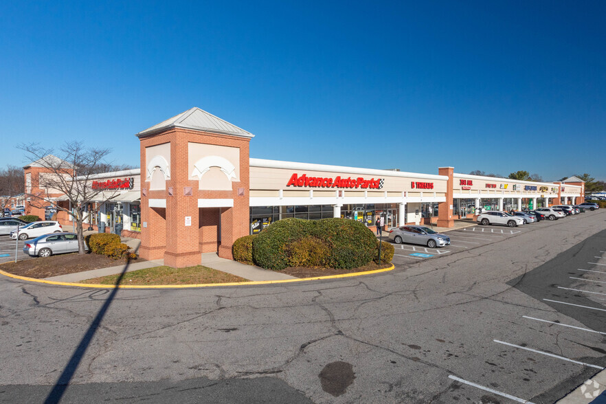 1940-2089 Daniel Stuart Sq, Woodbridge, VA for lease - Building Photo - Image 2 of 5