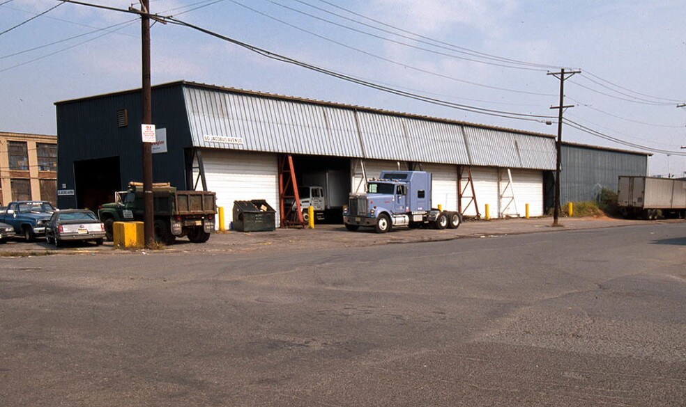 60-62 Jacobus Ave, Kearny, NJ for lease - Primary Photo - Image 1 of 2