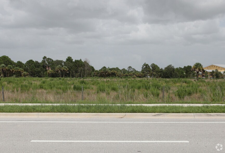 Via Coconut Pt, Estero, FL for sale - Primary Photo - Image 1 of 1