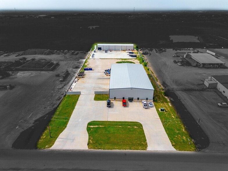 1050 Hughie Long Rd, Cresson, TX for lease - Building Photo - Image 1 of 19