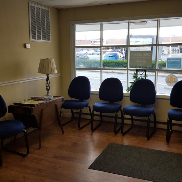 630 Winchester Ave, Martinsburg, WV for lease - Building Photo - Image 2 of 3