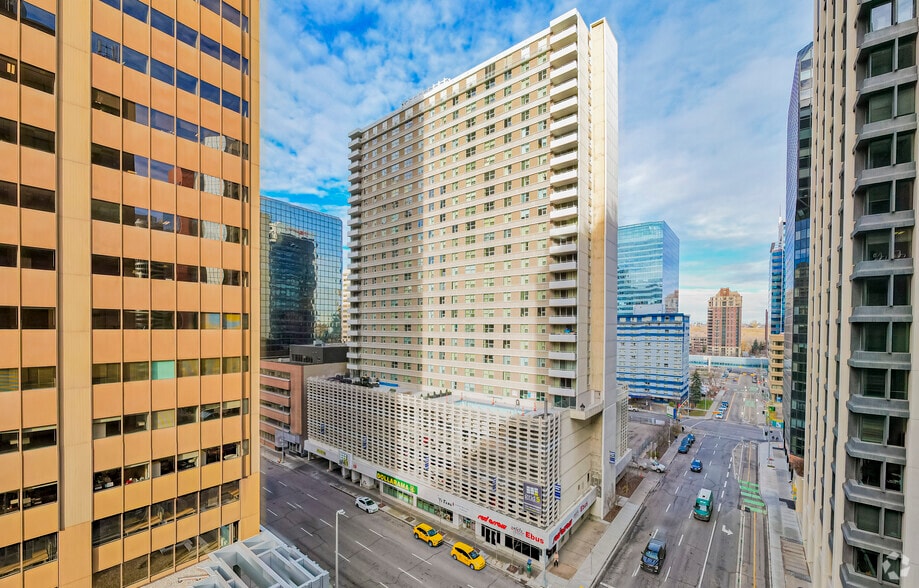 618 5 Ave SW, Calgary, AB for sale - Primary Photo - Image 1 of 1