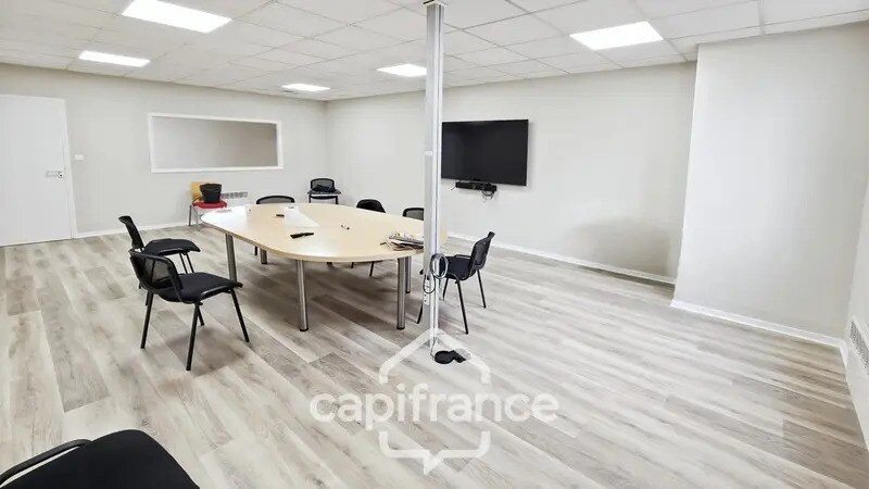 Office in Chalon-sur-Saône for lease - Interior Photo - Image 2 of 3