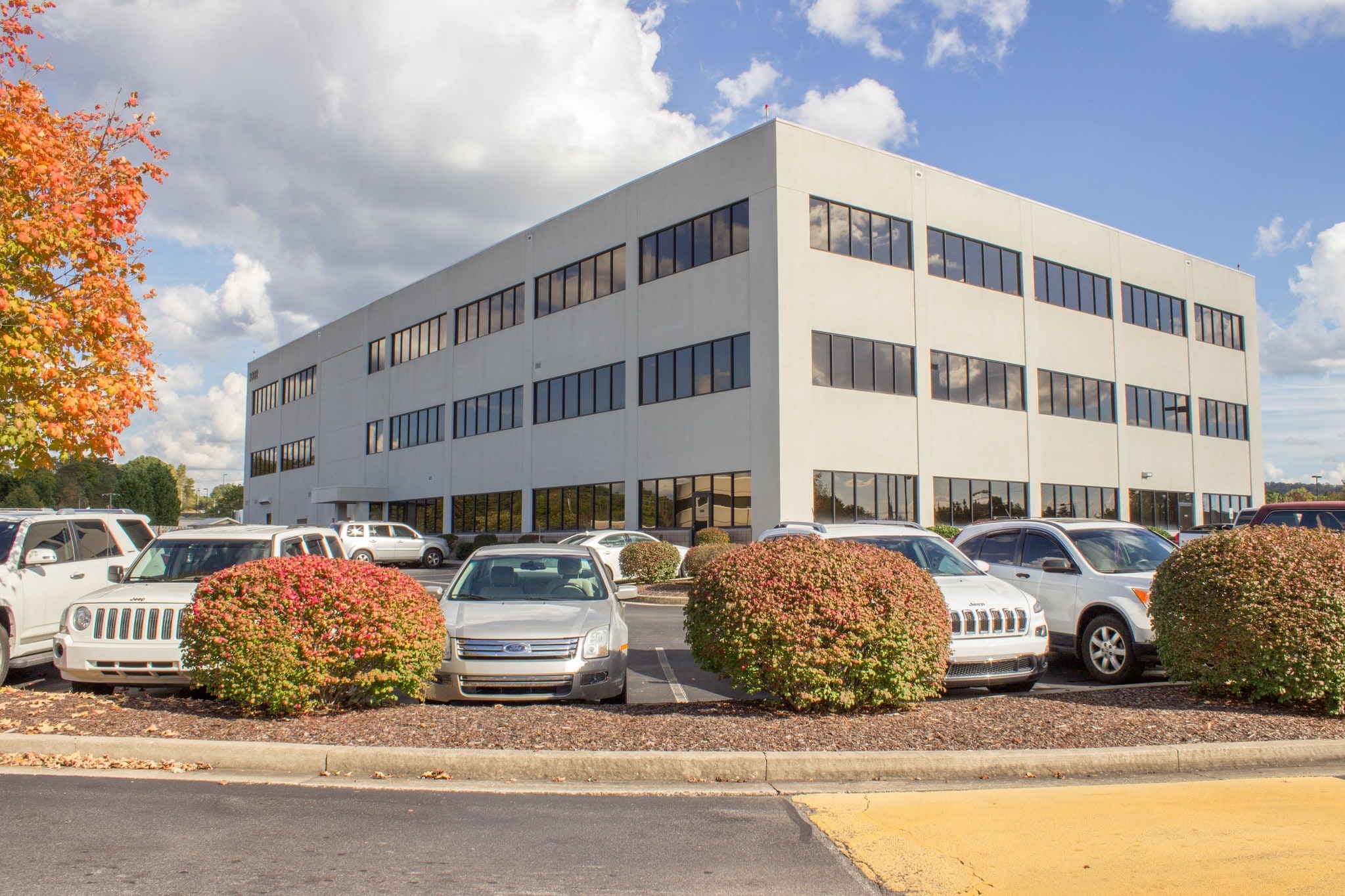 2002 Brookside Dr, Kingsport, TN for lease Primary Photo- Image 1 of 4