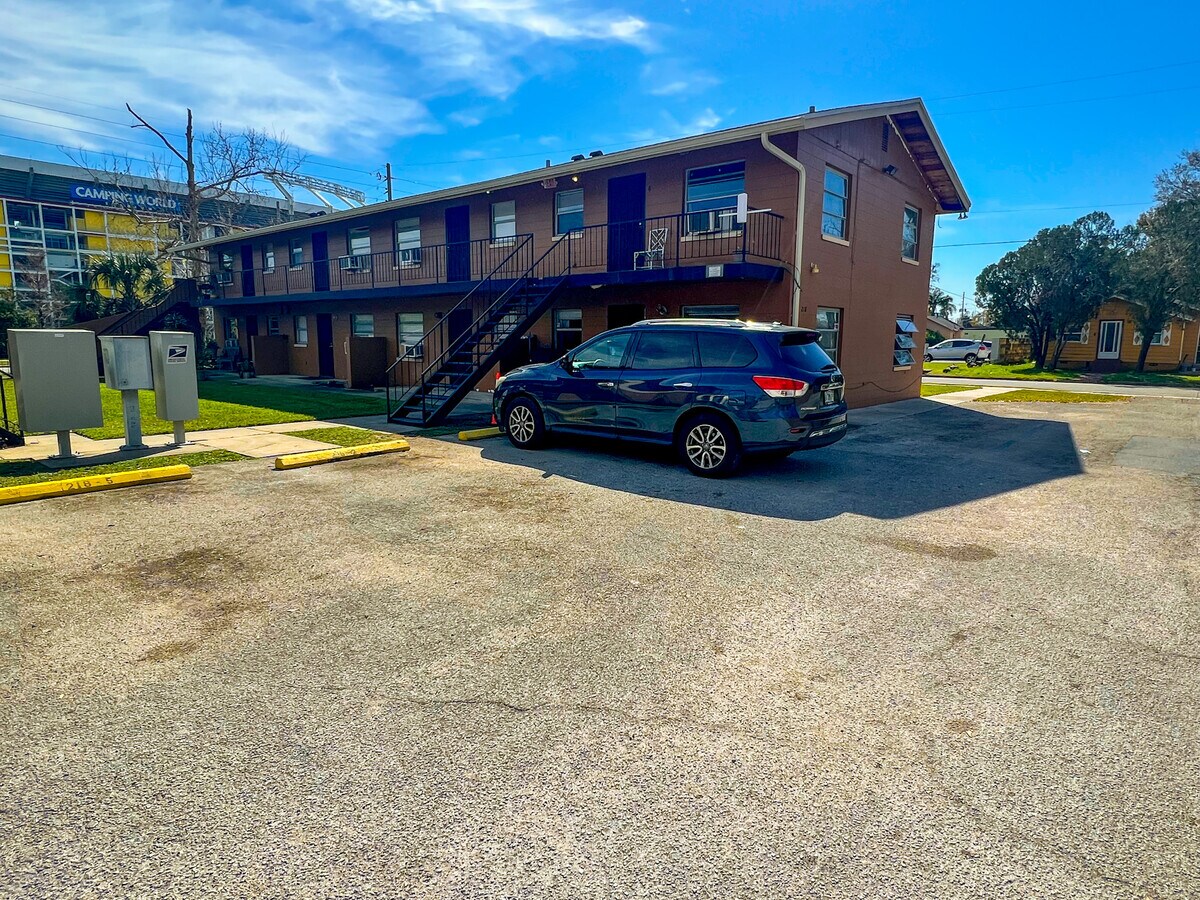 214218 S Tampa Ave, Orlando, FL 32805