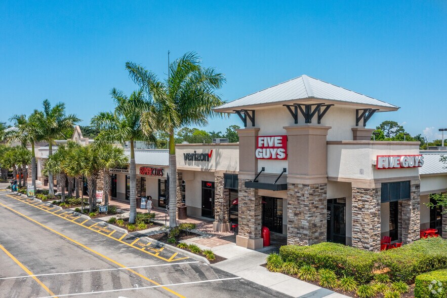 7335 Radio Rd, Naples, FL for lease - Primary Photo - Image 3 of 10