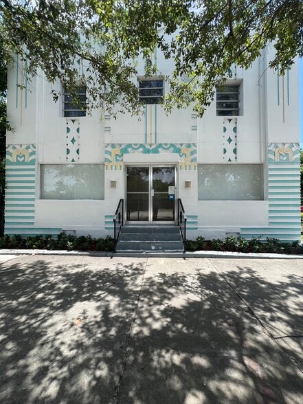 8413 Biscayne blvd, Miami, FL for lease - Building Photo - Image 2 of 18