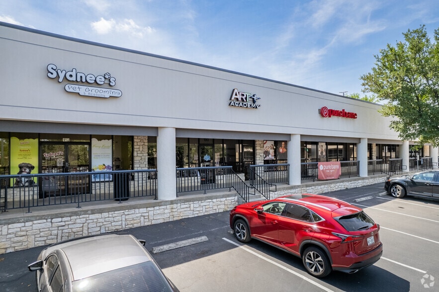 2300 Lohman's Crossing Rd, Lakeway, TX for lease - Building Photo - Image 3 of 12