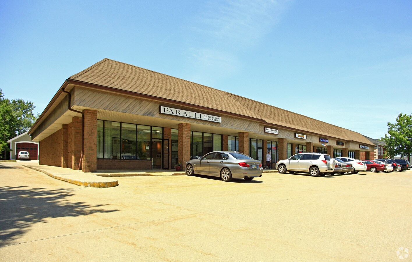 2804 Som Center Rd, Willoughby, OH 44094