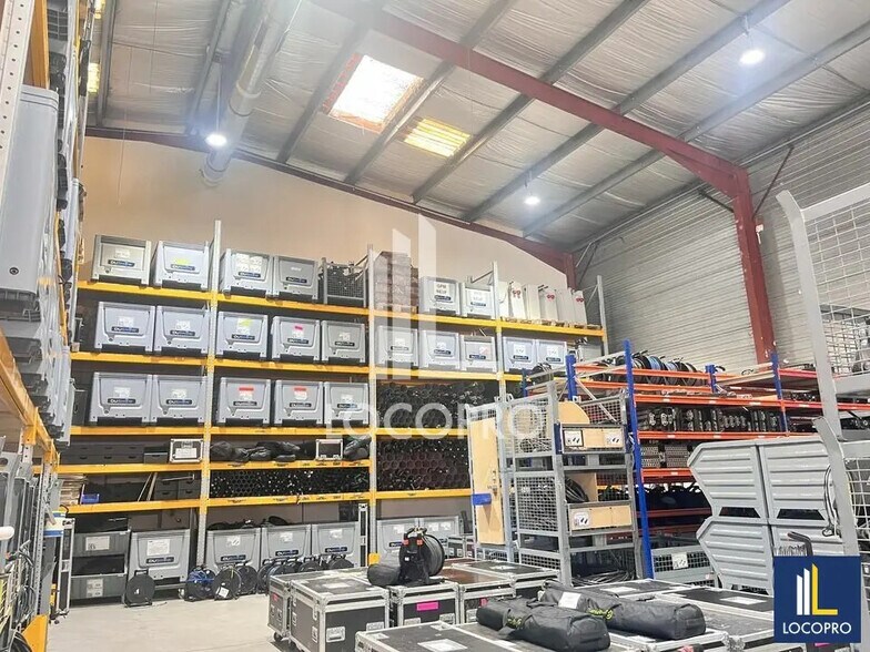 Flex in Saint-Jeannet for lease - Interior Photo - Image 2 of 9