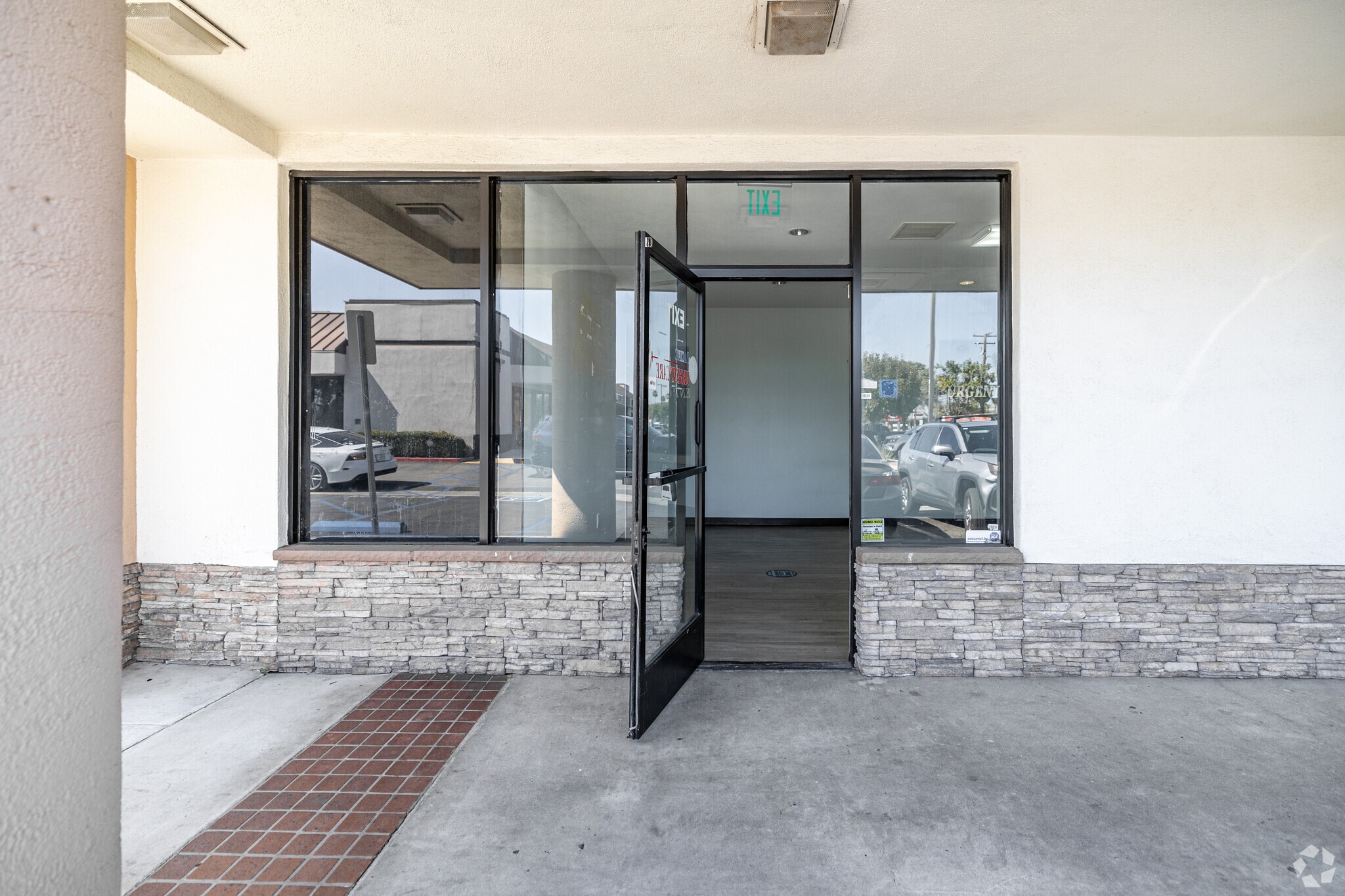 2115 N Tustin St, Orange, CA for lease Building Photo- Image 1 of 11