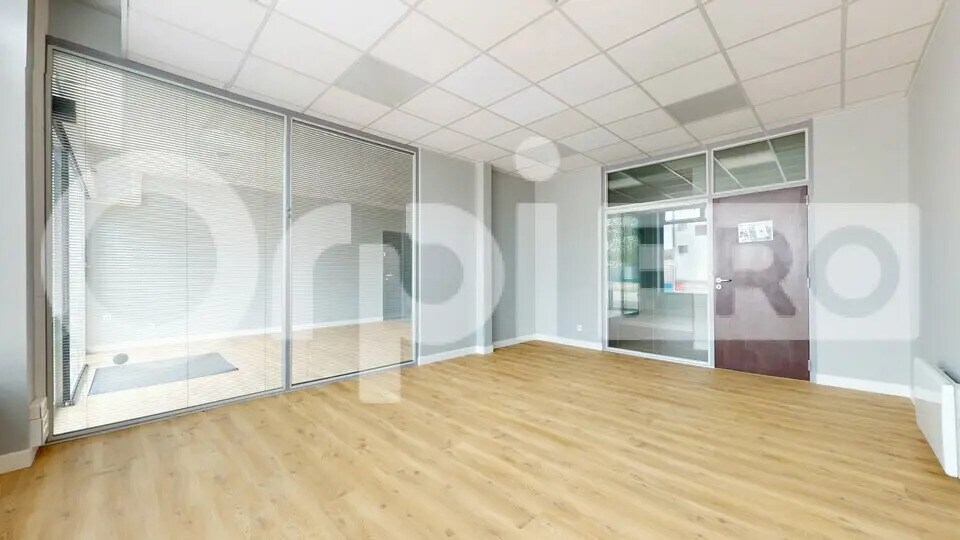 Retail in Soissons for lease Interior Photo- Image 1 of 8