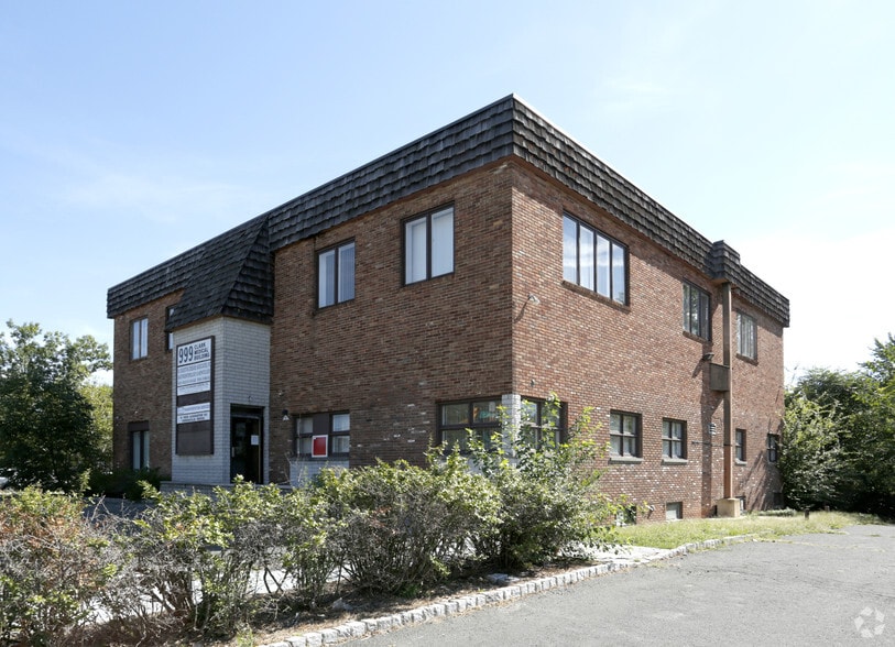 999 Raritan Rd, Clark, NJ 07066