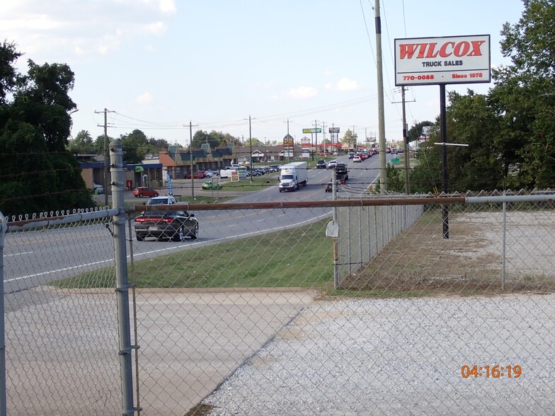 301 S Bloomington St, Lowell, AR for sale - Building Photo - Image 3 of 5