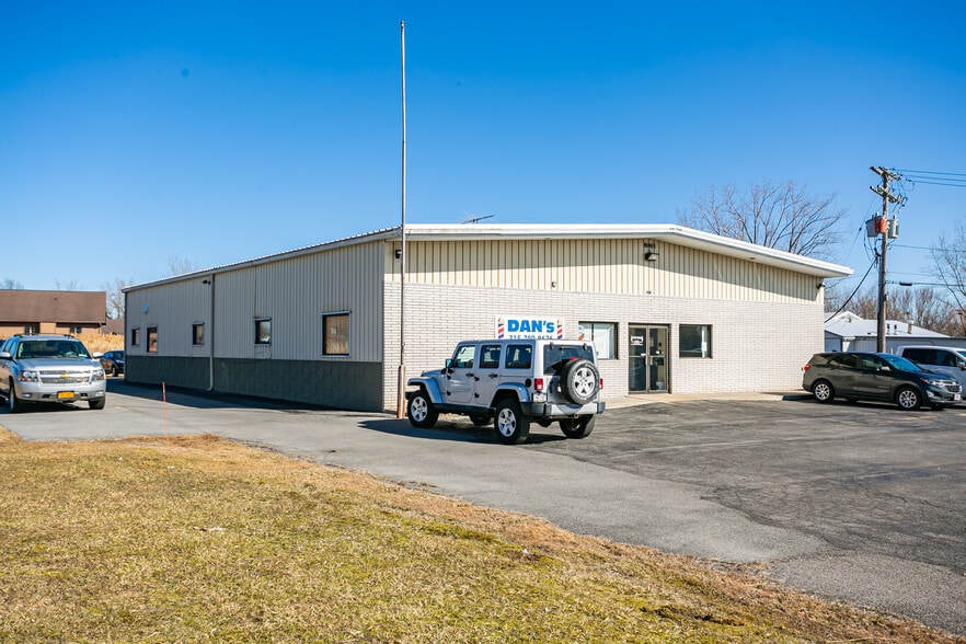 636 W Washington St, Geneva, NY for sale - Building Photo - Image 3 of 33