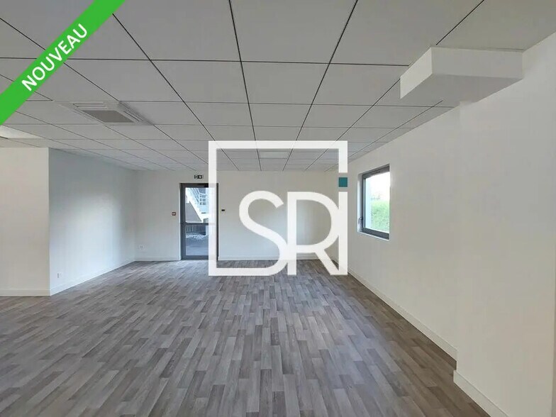 Office in Pont-du-Château for lease - Interior Photo - Image 3 of 10