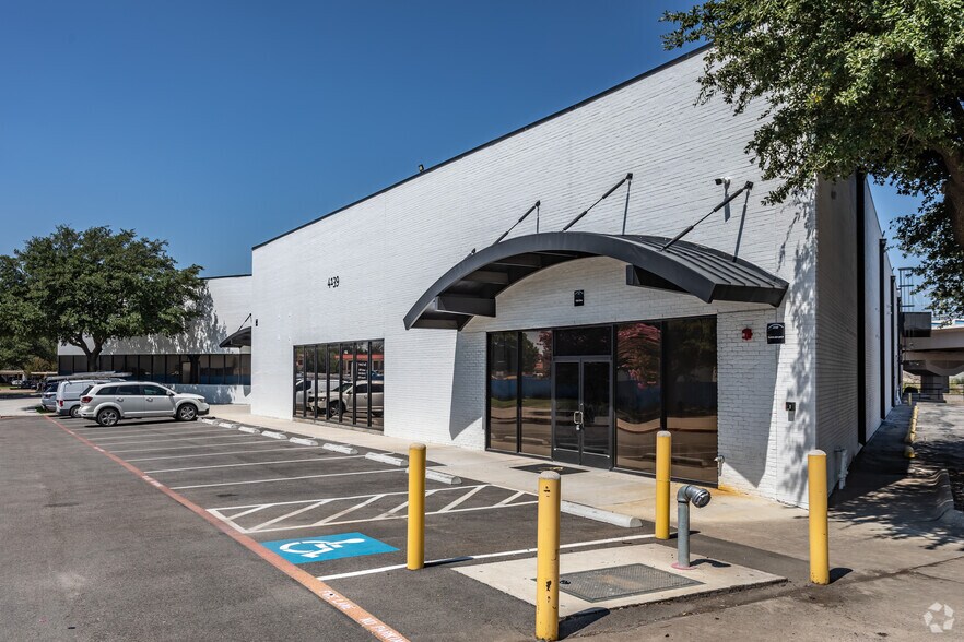4139 Centurion Way, Addison, TX 75001 Flex for Lease