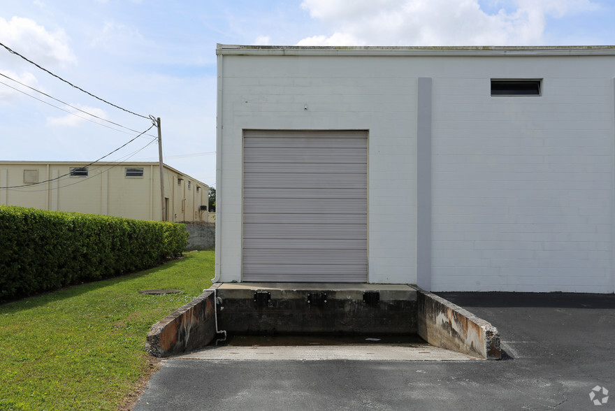 4920 W La Salle St, Tampa, FL for lease - Building Photo - Image 3 of 5