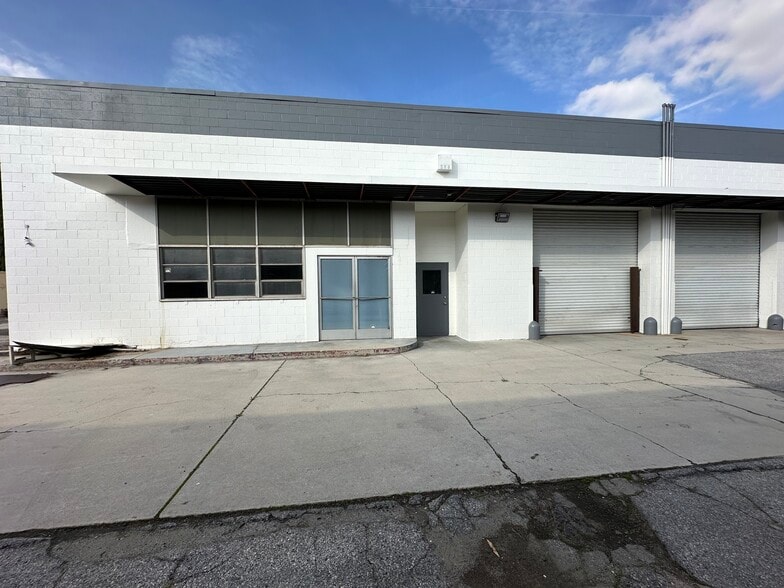 7701-7705 Alabama Ave, Canoga Park, CA for lease - Building Photo - Image 1 of 24