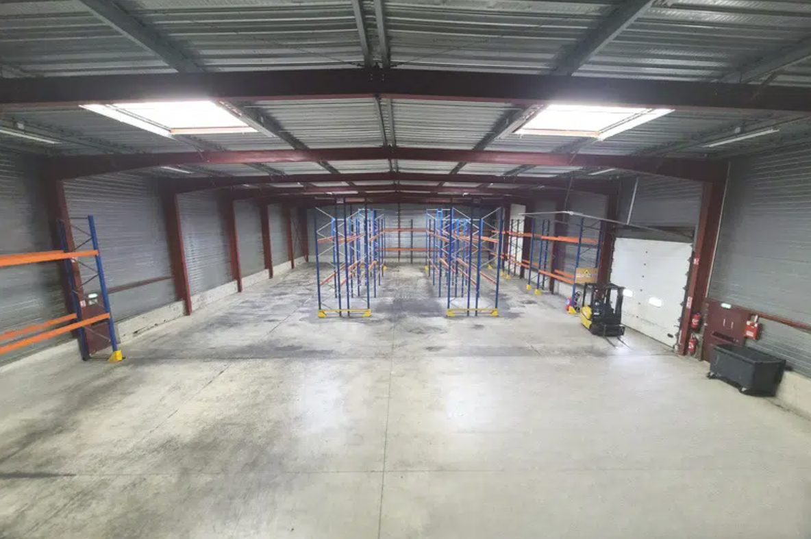 Flex in Narbonne for lease Interior Photo- Image 1 of 5