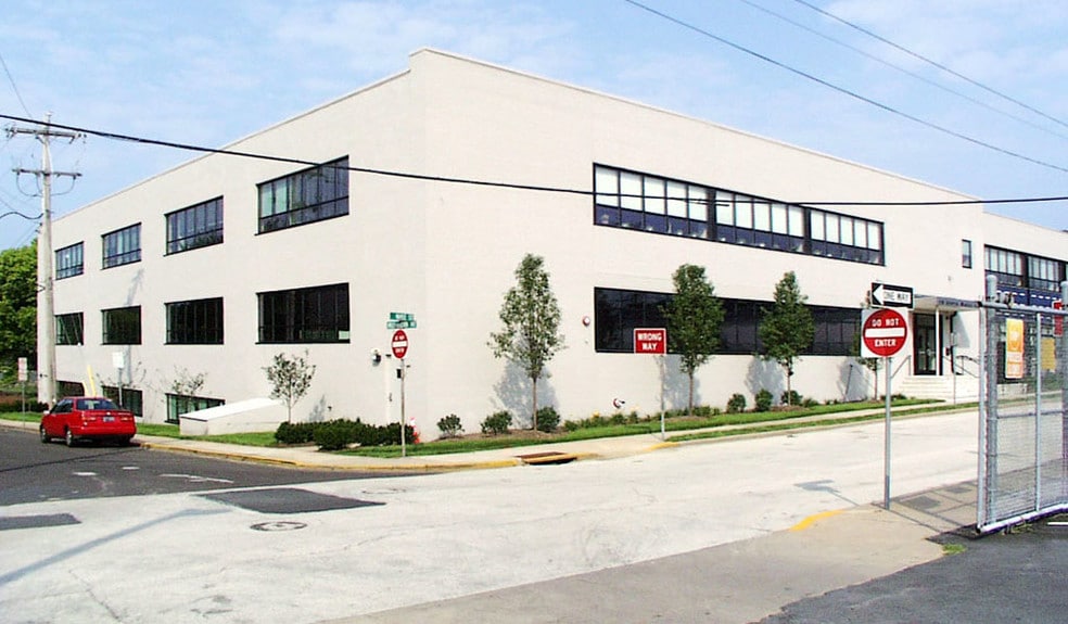 100-112 W Butler Ave, Ambler, PA for lease - Building Photo - Image 2 of 8