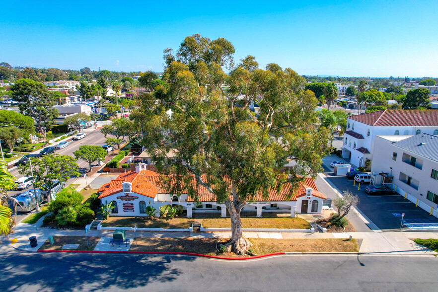 861-869 Grand Ave, Carlsbad, CA for lease - Building Photo - Image 3 of 12