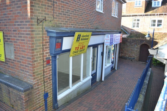 63a High St, Alton for lease - Primary Photo - Image 1 of 6