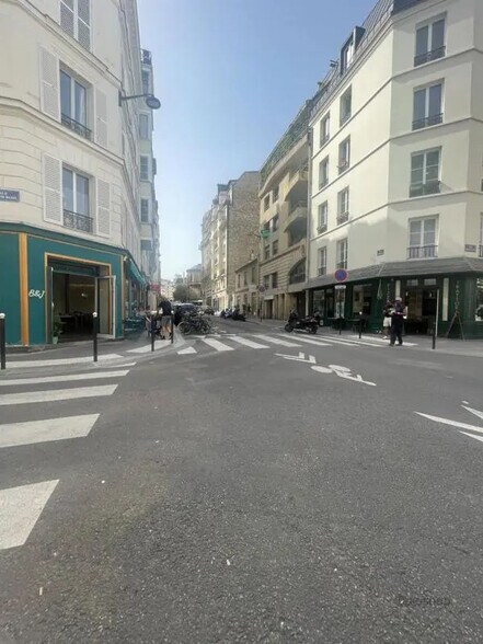 Retail in Paris for lease - Building Photo - Image 2 of 4
