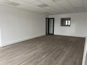 Office in Corbas for lease Interior Photo- Image 2 of 2