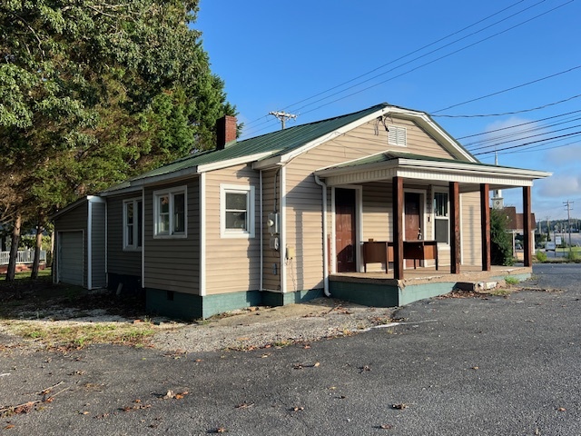 705 W 15th St, Newton, NC for sale - Primary Photo - Image 1 of 13