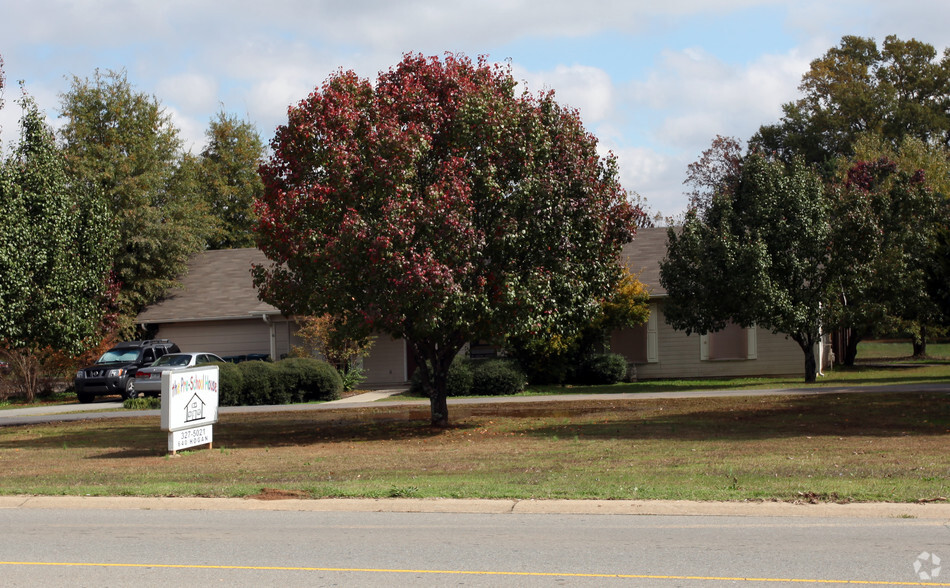 640 Hogan Ln, Conway, AR for sale - Primary Photo - Image 1 of 1