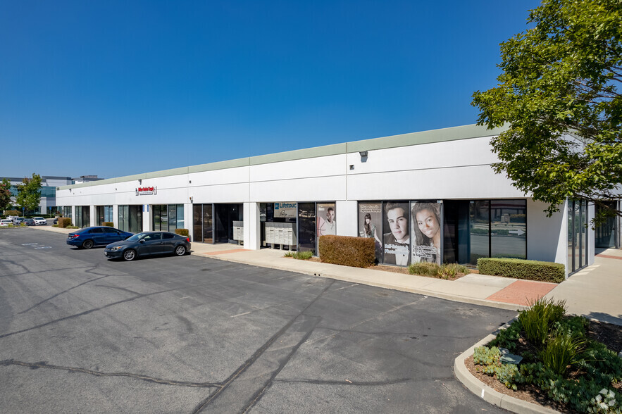 16021 Arrow Hwy, Irwindale, CA for lease - Building Photo - Image 1 of 6