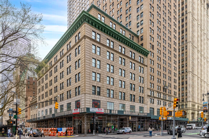 217 Broadway, New York, NY for lease - Primary Photo - Image 1 of 10