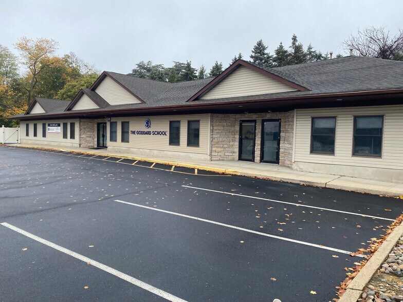 399 Ridge Rd, Dayton, NJ 08810