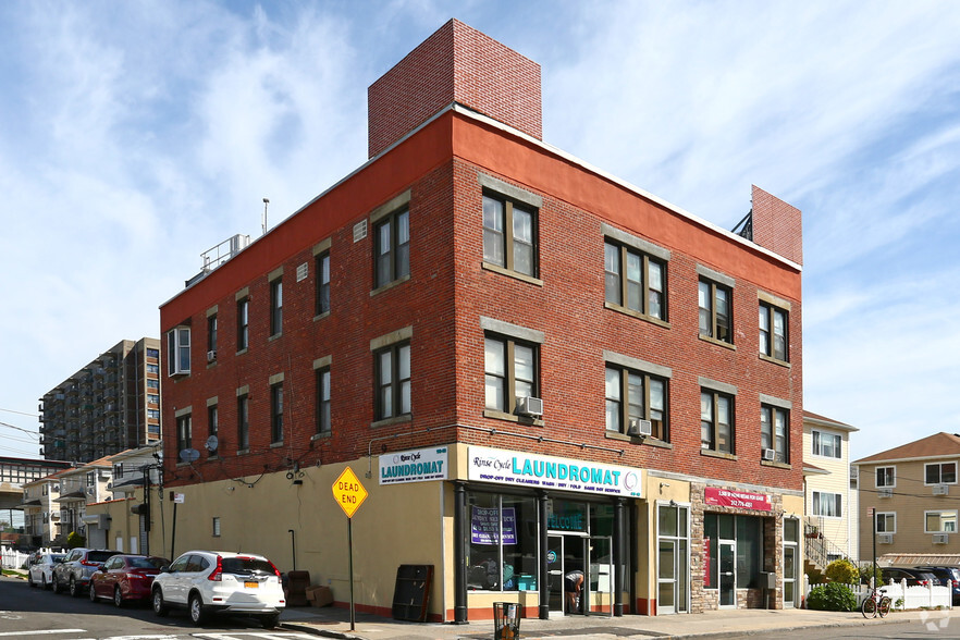 98-18 Rockaway Beach Blvd, Rockaway Park, NY for lease - Primary Photo - Image 1 of 15