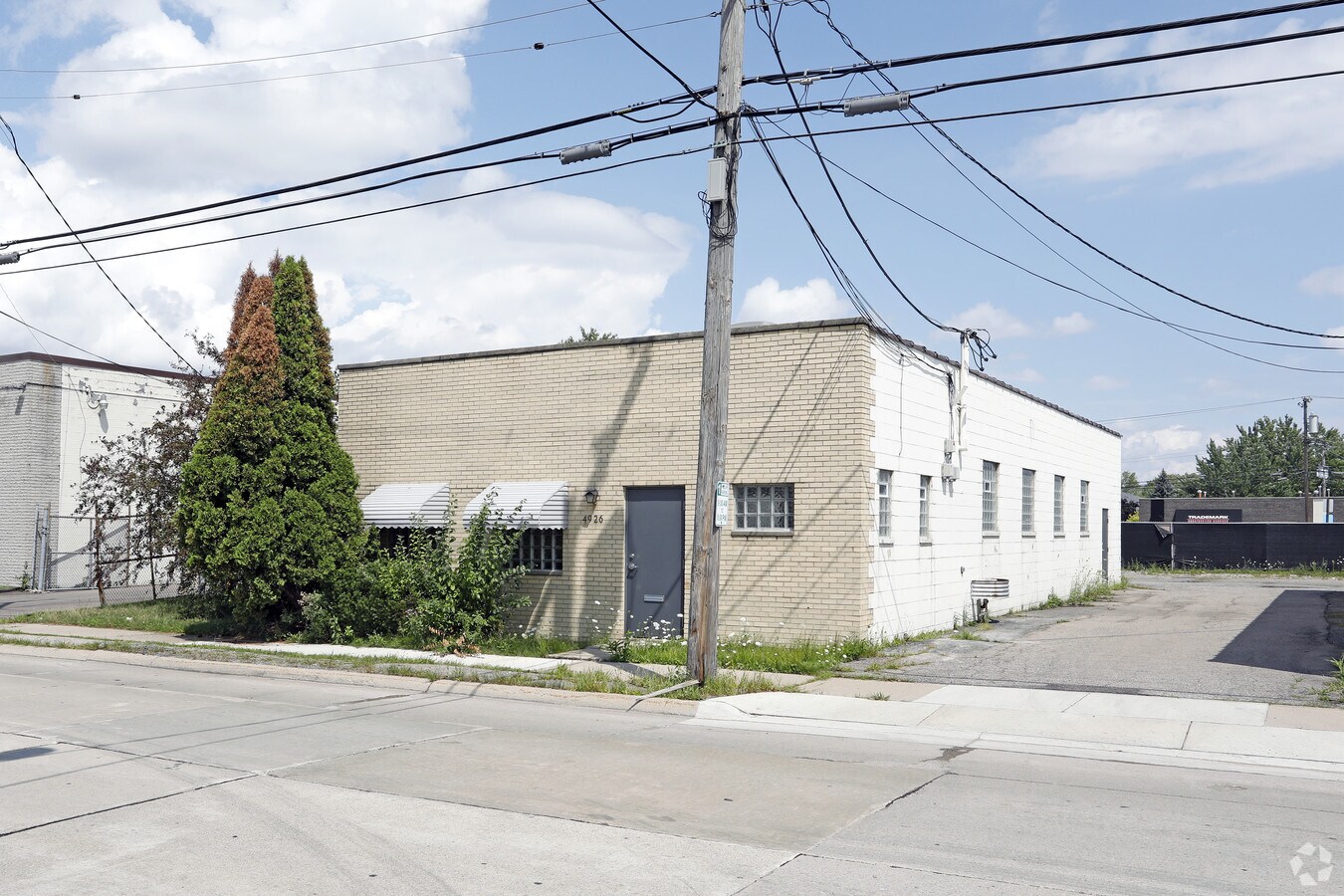 4926 Delemere Ave, Royal Oak, MI 48073