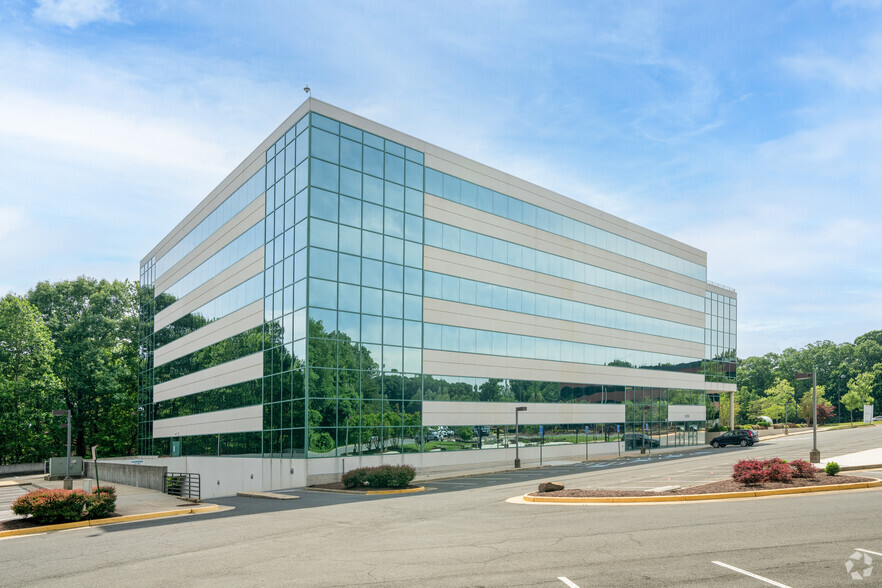 5285 Shawnee Rd, Alexandria, VA for lease - Building Photo - Image 2 of 24