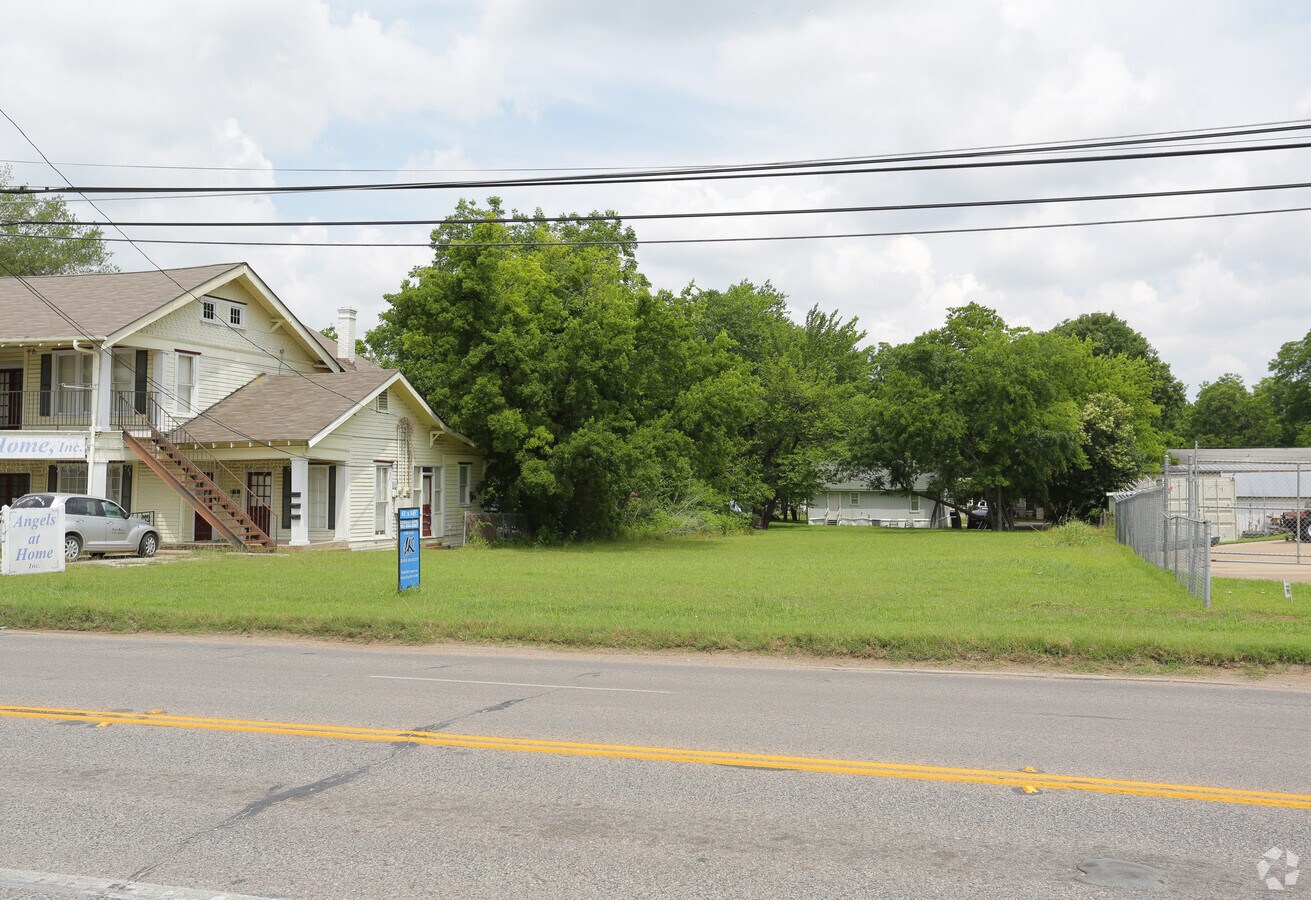 612 W 2nd Ave, Corsicana, TX 75110