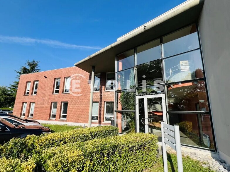 Office in Magny-le-Hongre for lease - Building Photo - Image 1 of 8