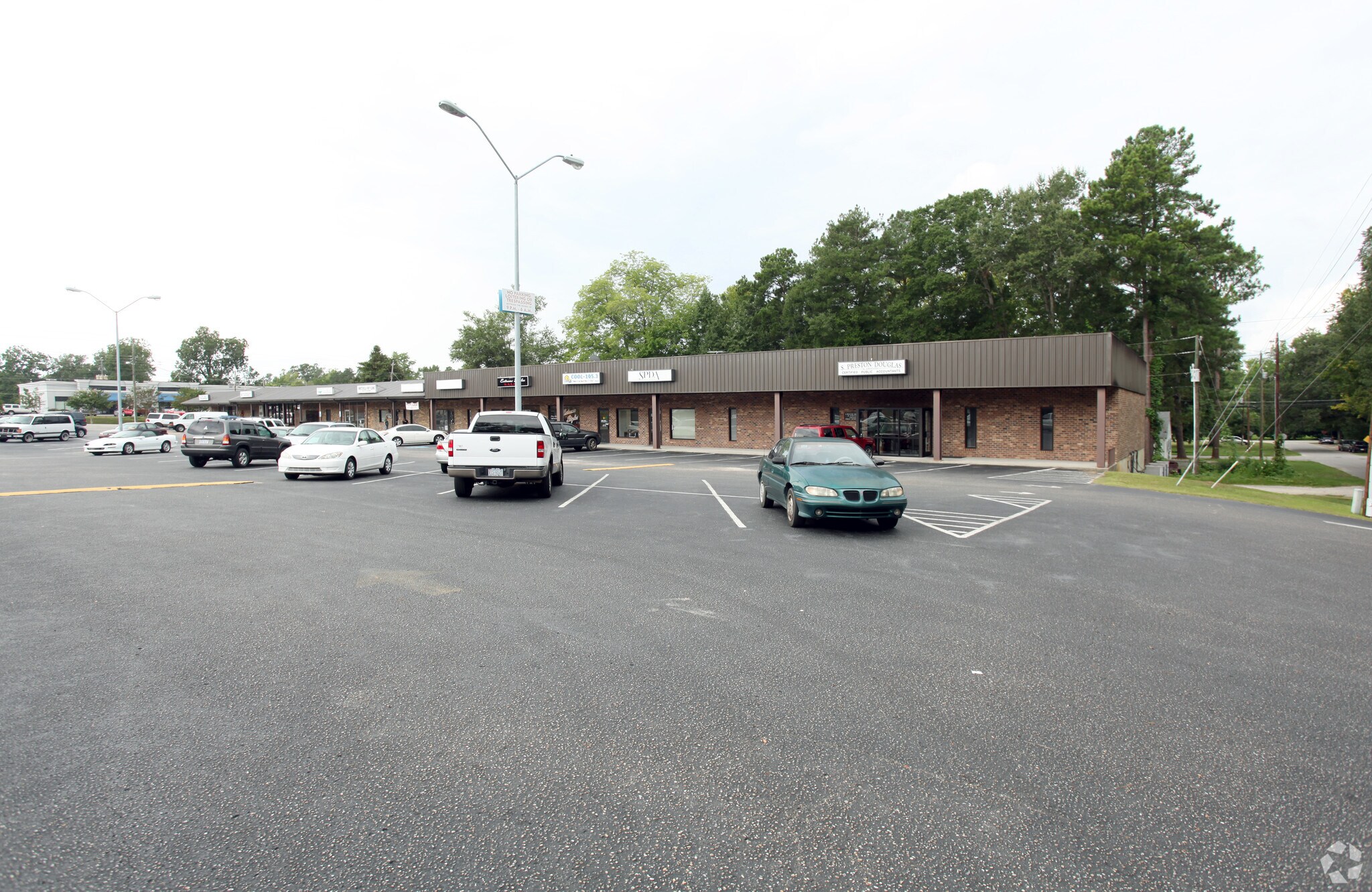 122-140 Memory Plz, Whiteville, NC for sale Primary Photo- Image 1 of 1